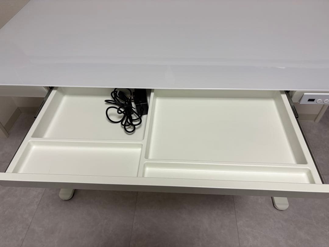 電動昇降テーブル　ホワイト