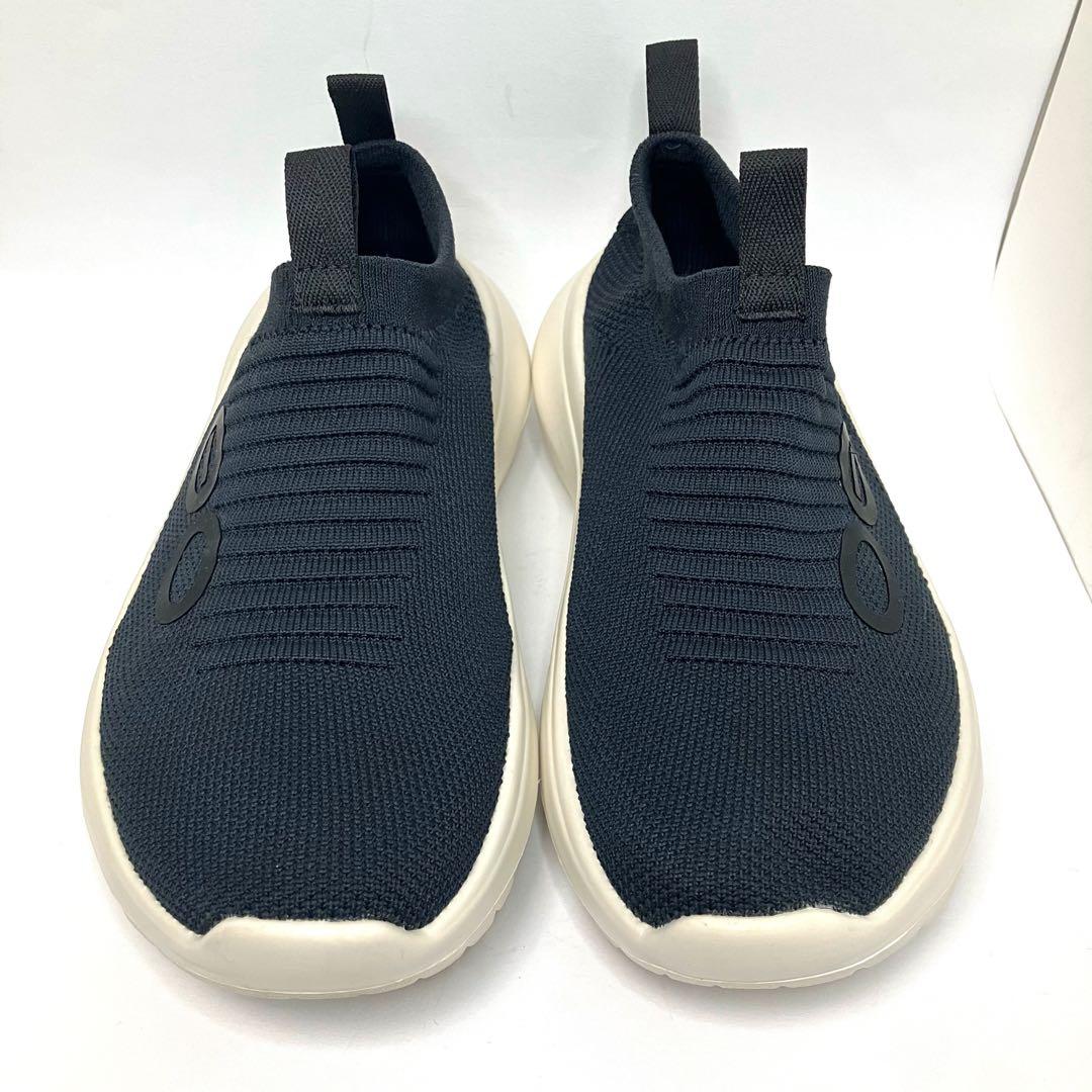 OOFOS ウーフォス　スニーカー　スリッポン　レディース