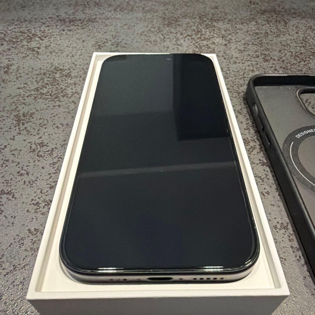 【値下げ】 iPhone 15 256GBブラック バッテリー84% おまけ付き