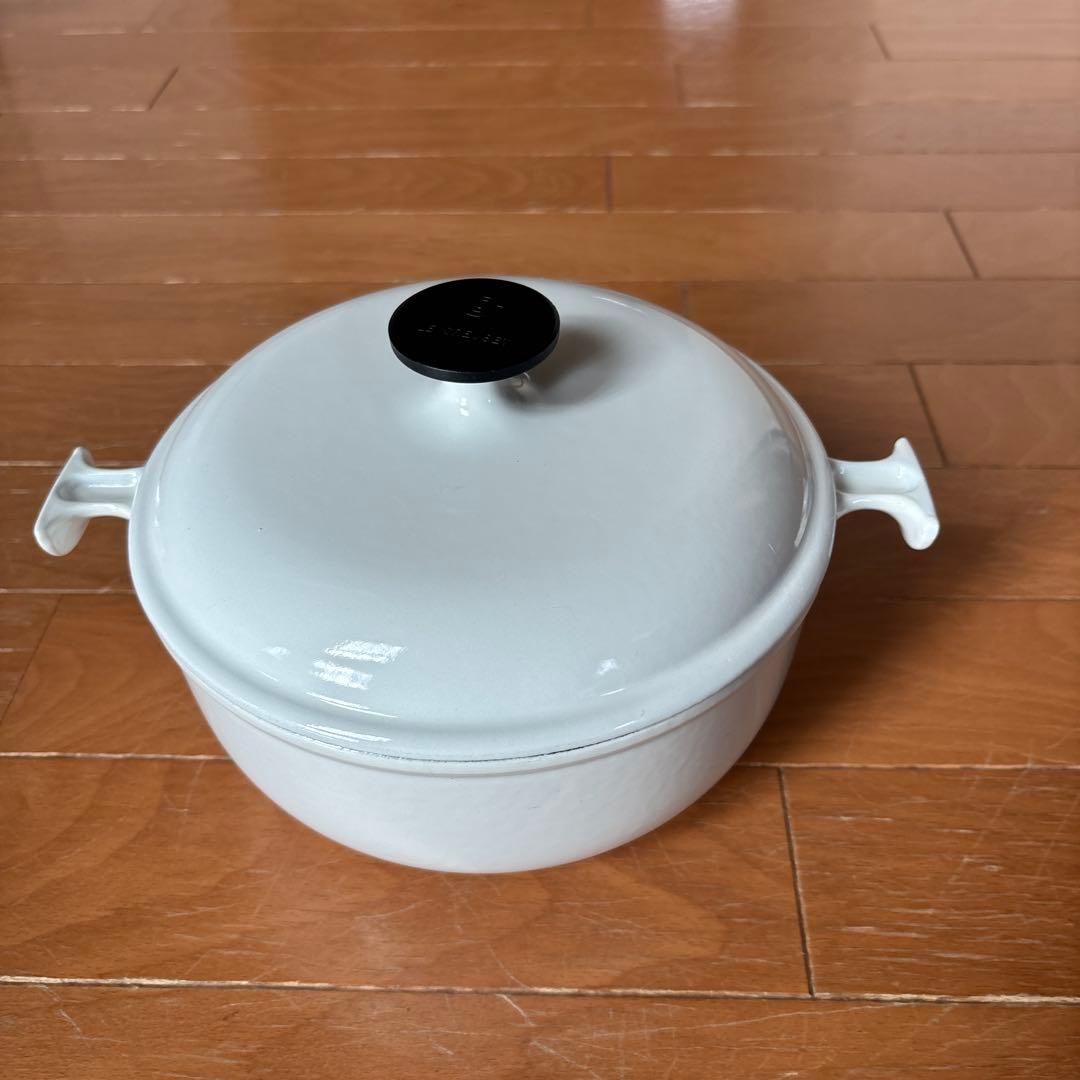 ル・クルーゼ 両手鍋 20cm エンゾ　マリのデザイン　ママシリーズ