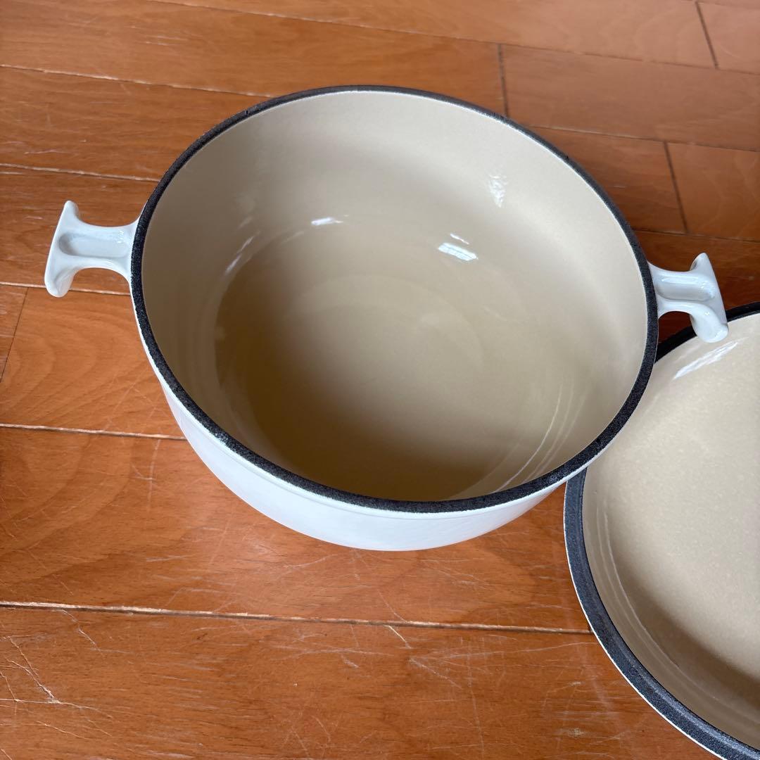 ル・クルーゼ 両手鍋 20cm エンゾ　マリのデザイン　ママシリーズ