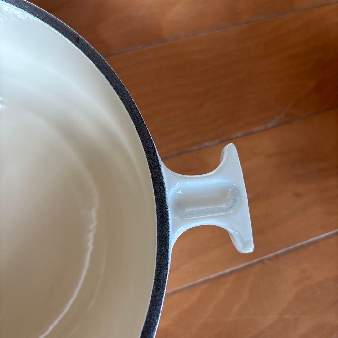 ル・クルーゼ 両手鍋 20cm エンゾ　マリのデザイン　ママシリーズ