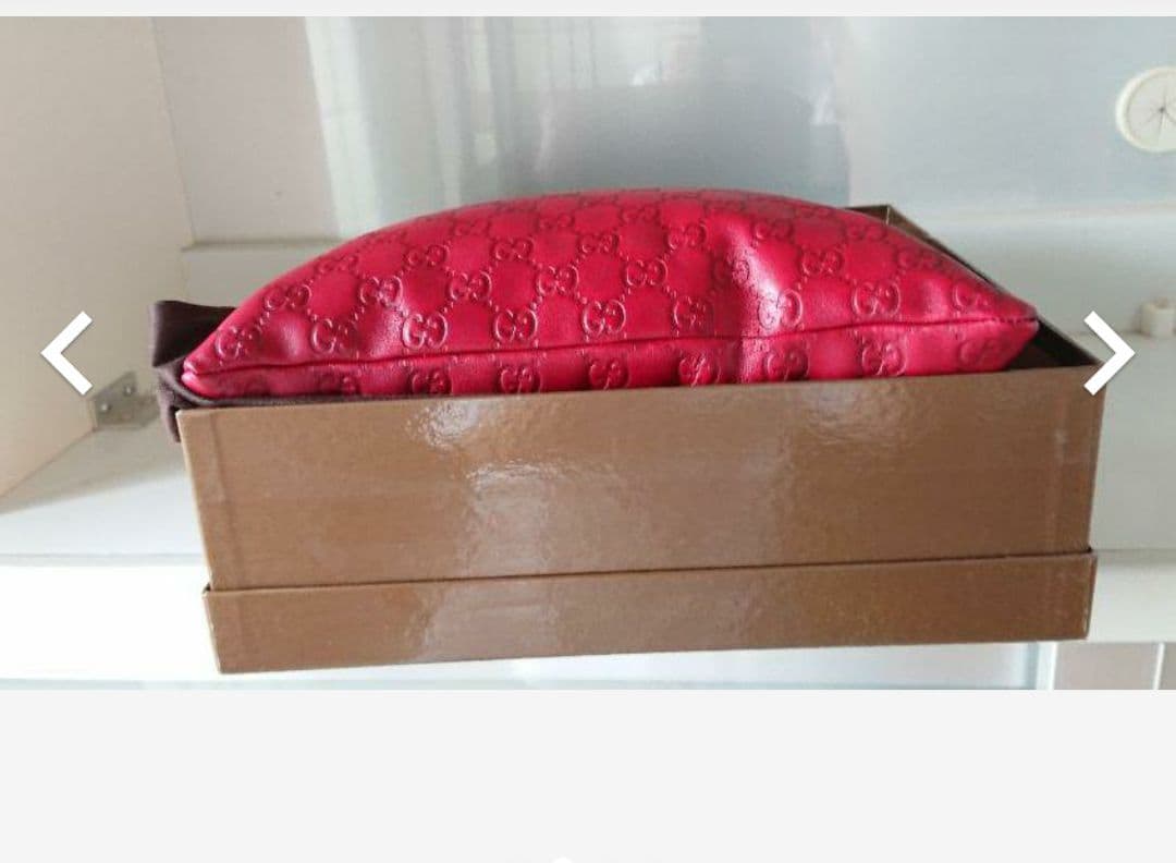 GUCCI 　グッチ　正規品【新品未使用】レザークッション グッチシマ 赤