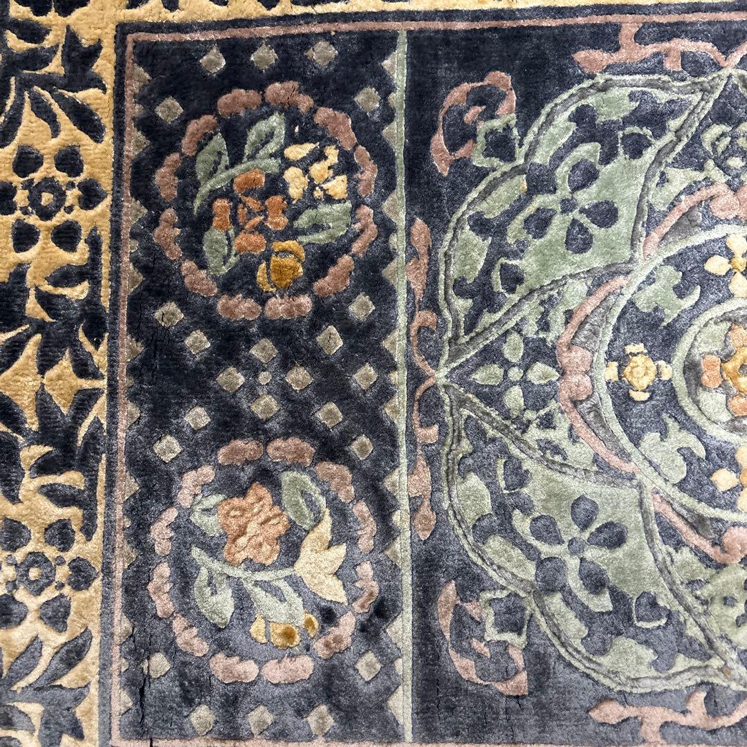 花柄ダークブルーラグ