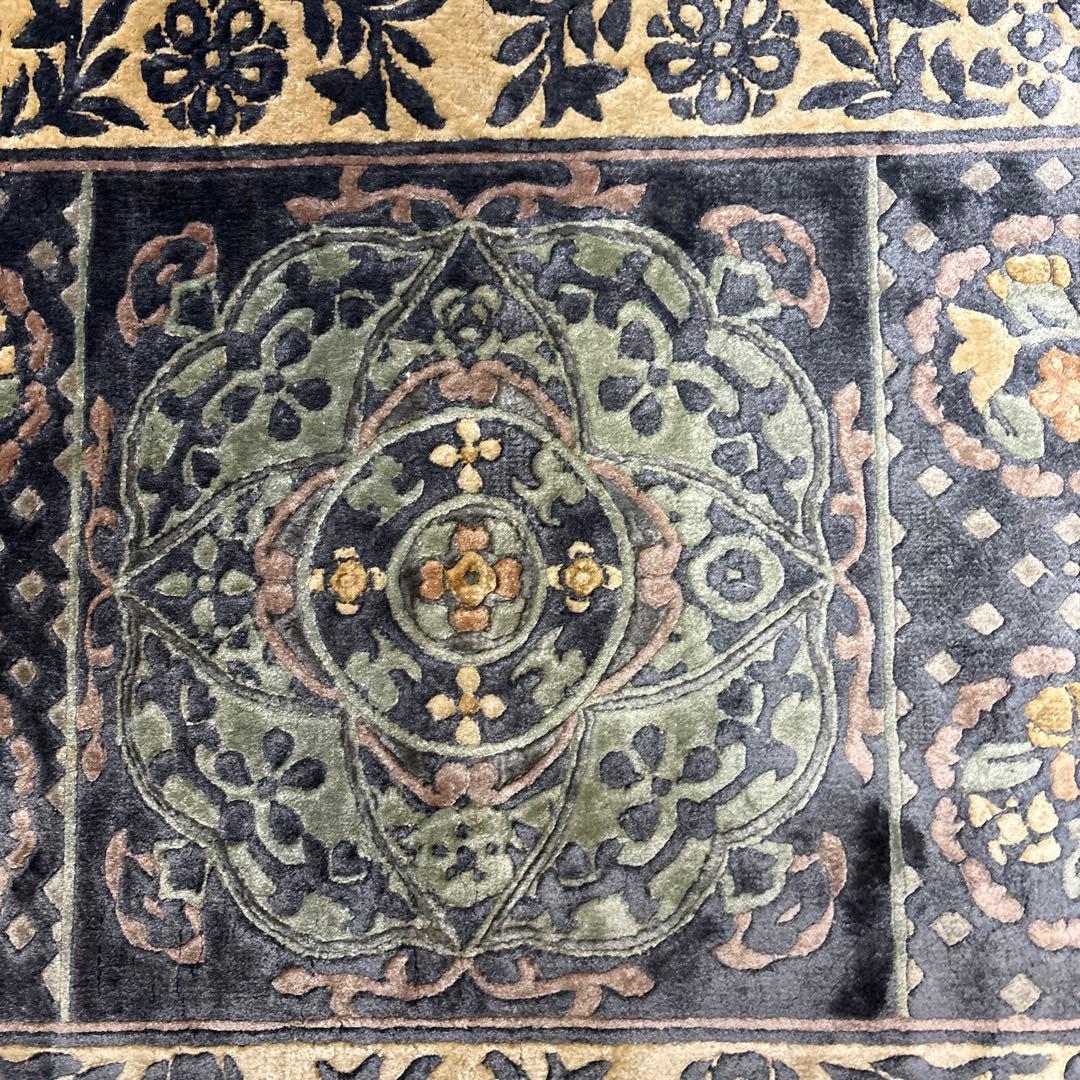 花柄ダークブルーラグ