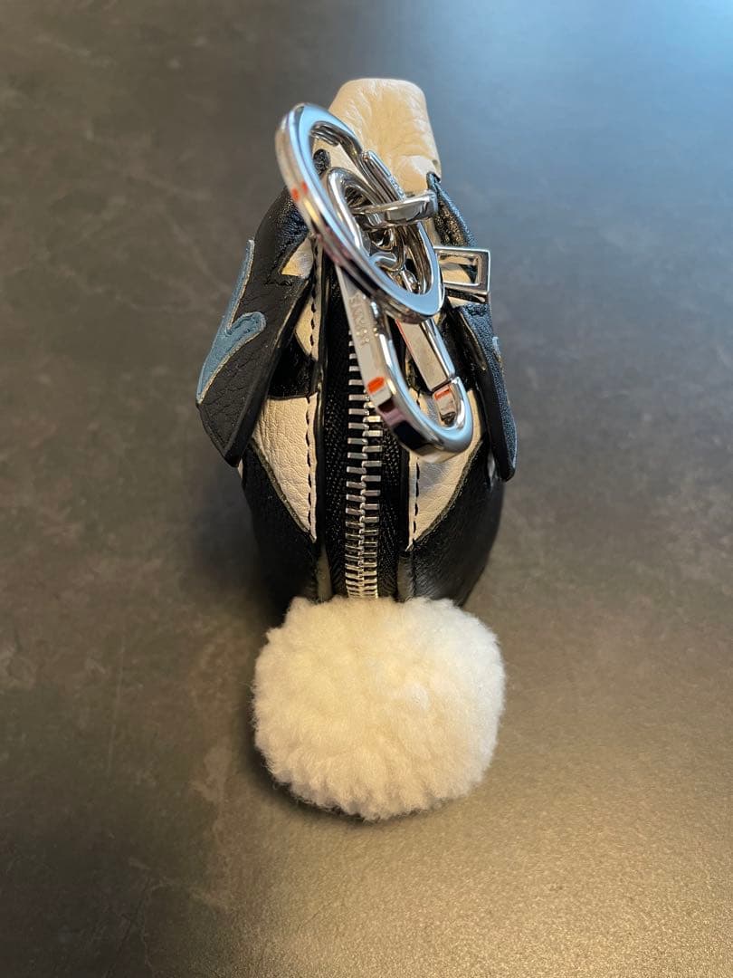 【LOEWE】うさぎ チャーム