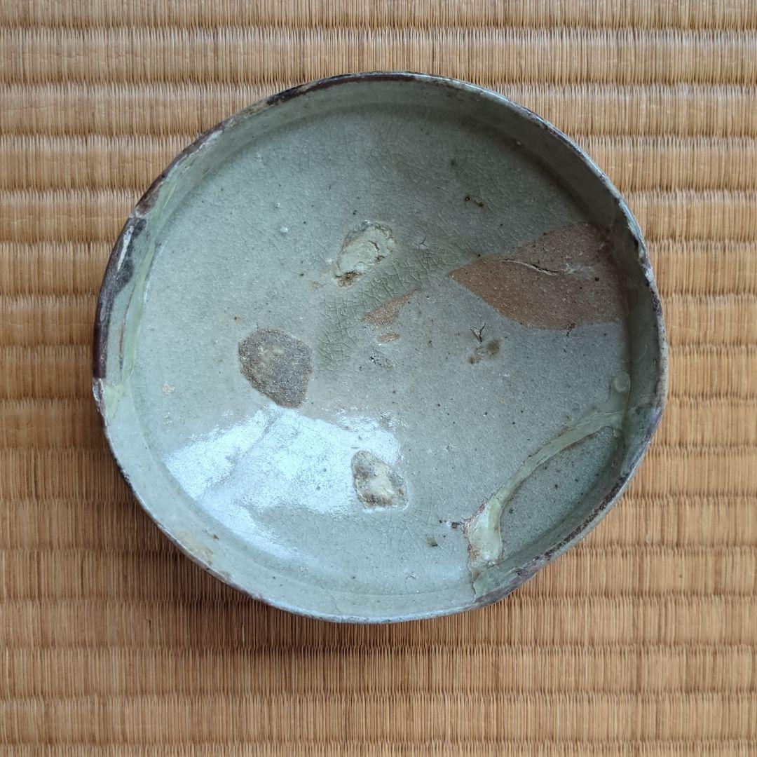 陶器製円形皿 木箱付き 古唐津茶碗　桃山時代　発掘品　骨董品　古美術　皮鯨　馬盥