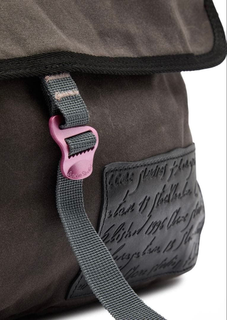 【美品】ショルダー（メッセンジャー）バッグ 【Acne Studios】