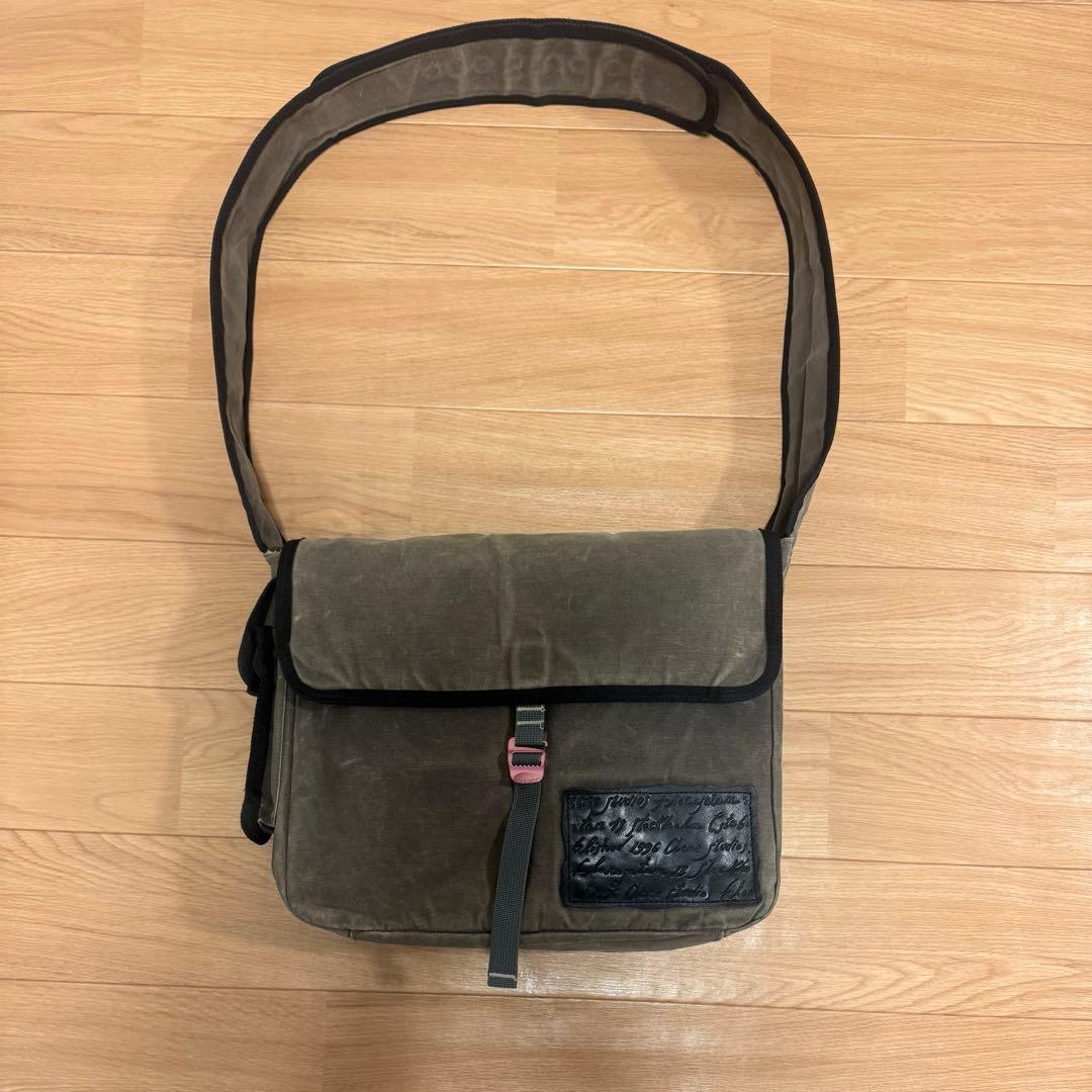 【美品】ショルダー（メッセンジャー）バッグ 【Acne Studios】