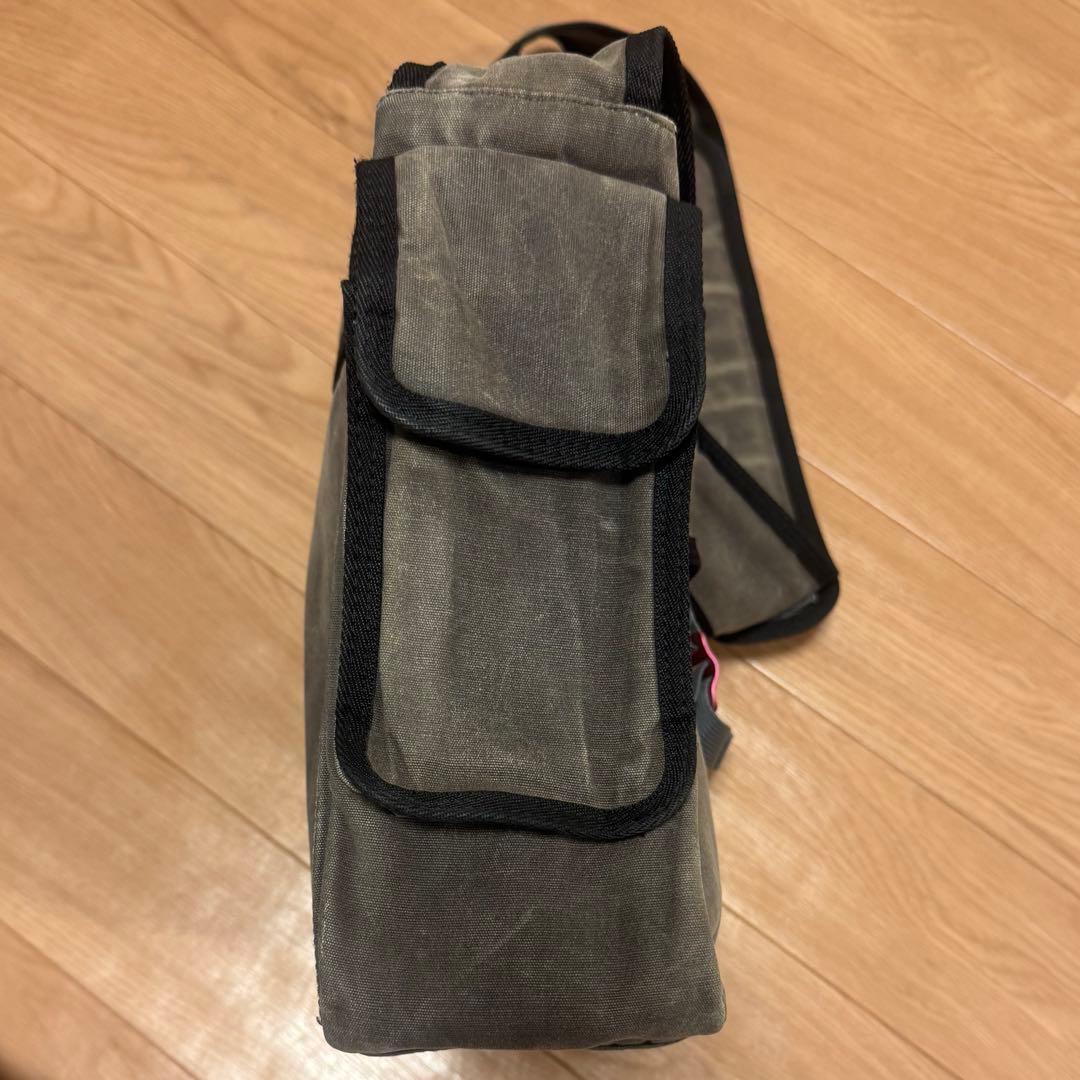 【美品】ショルダー（メッセンジャー）バッグ 【Acne Studios】