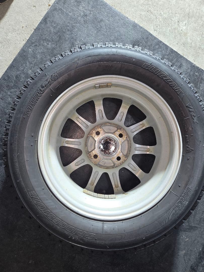 155/65R13 ブリヂストン　スタッドレスVRX 2018年製　本州の人限定