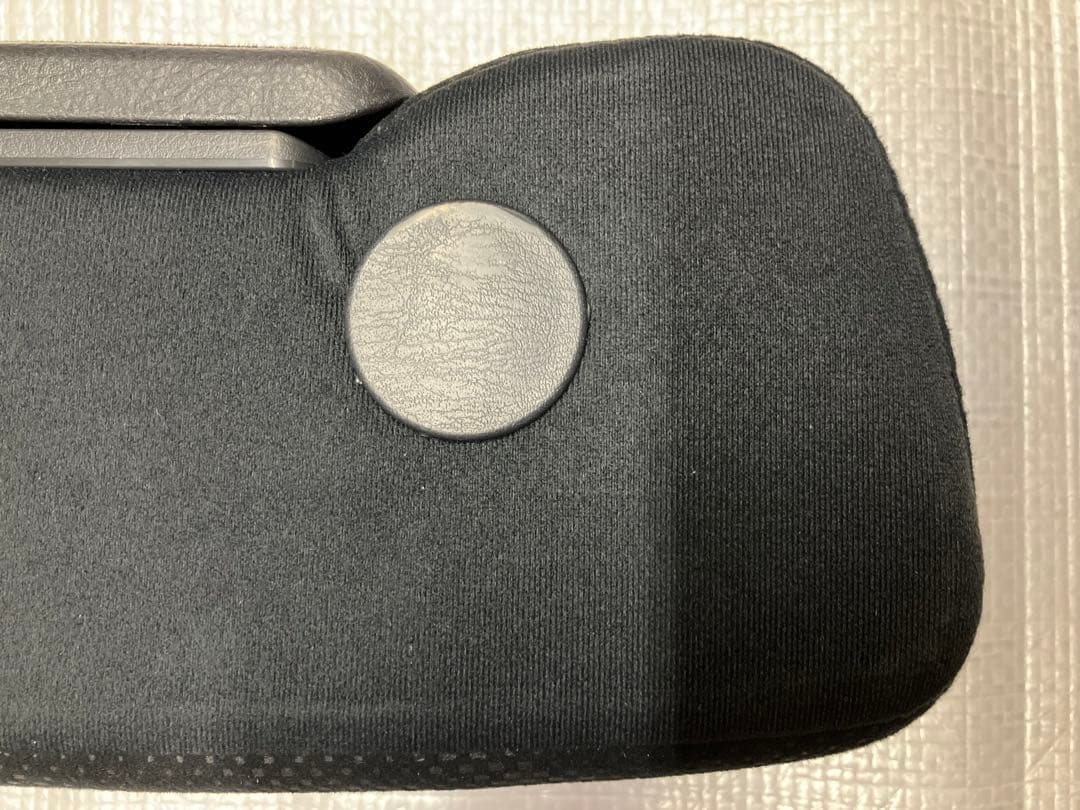 ♦︎ダイハツ　タントカスタムLA600S★純正アームレストレザー★