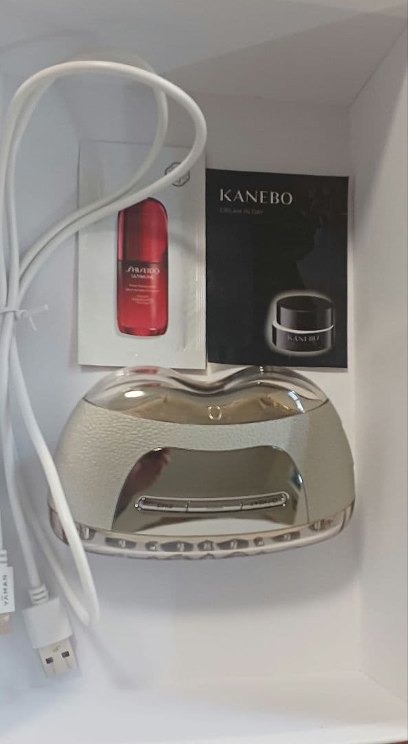 専用充電コード付き YAMAN ヤーマンリフトロジー美顔器　高級クリーム付き