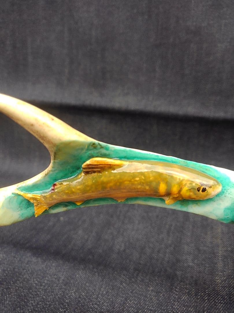 鮎の彫刻 鹿の角