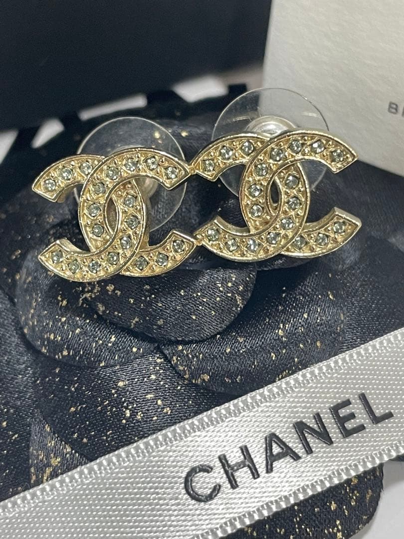 シャネル　ココマーク ラインストーンピアス　ゴールド