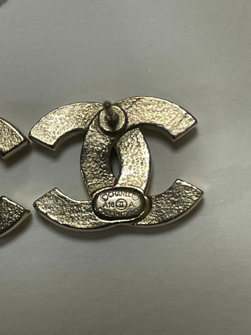 シャネル　ココマーク ラインストーンピアス　ゴールド