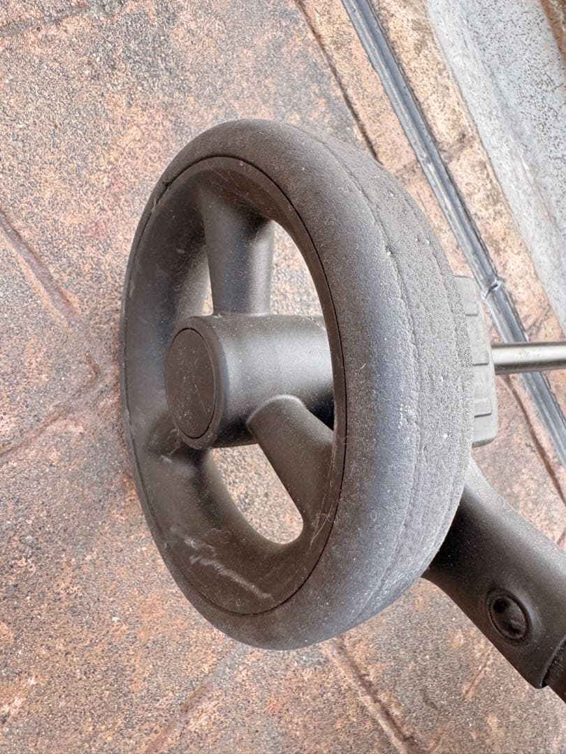 【良品】スイスイ走行性抜群&片手折り畳み◎Apricaヴィット ベージュ