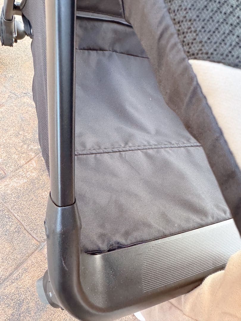 【良品】スイスイ走行性抜群&片手折り畳み◎Apricaヴィット ベージュ