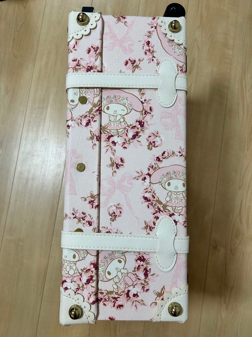 リズリサ限定　マイメロディコラボ　キャリーケース