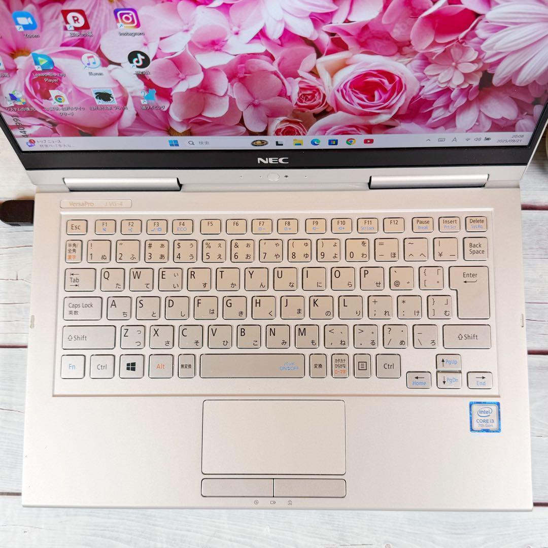 大特価❣️タッチパネル付薄型ノートPC☘️Corei3☘️SSD☘️フルHD☘️Win11