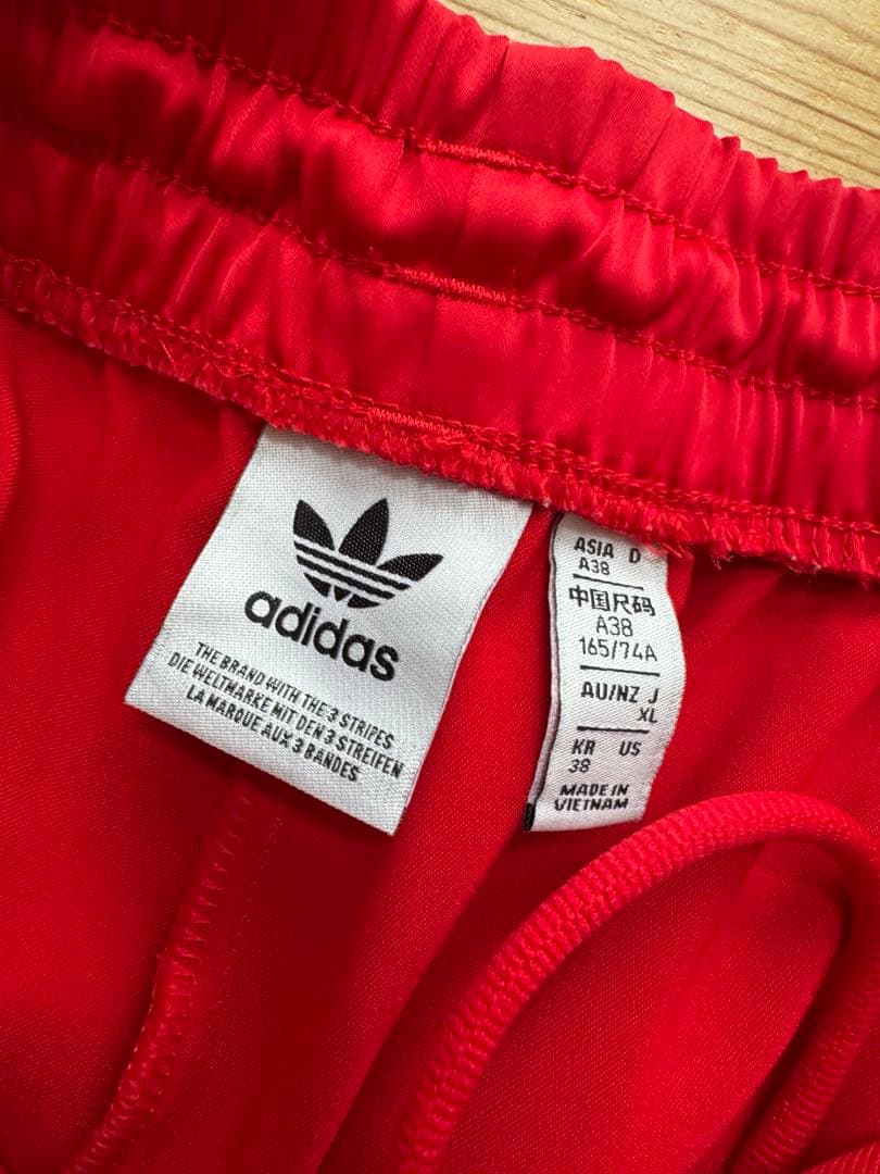 adidas originals ワイドトラックパンツ