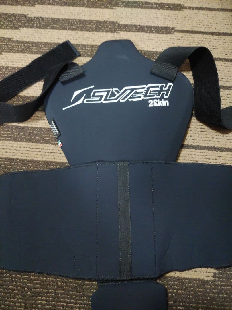 スライテック　バックプロテクター