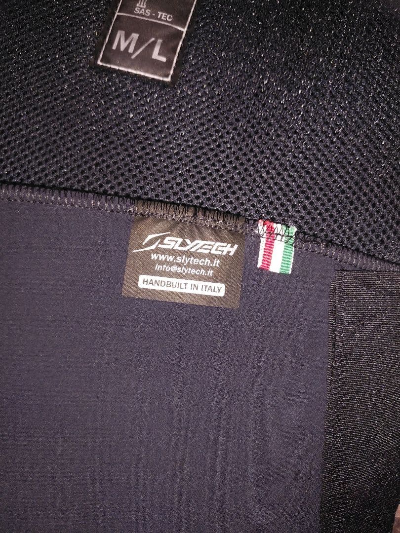 スライテック　バックプロテクター