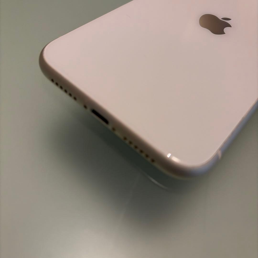 iPhone11 64G ホワイト　未使用イヤホン付