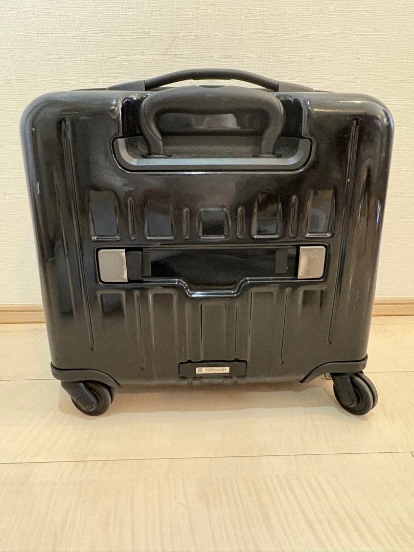 TUMI ブラック キャリーケース 4ホイール　V3