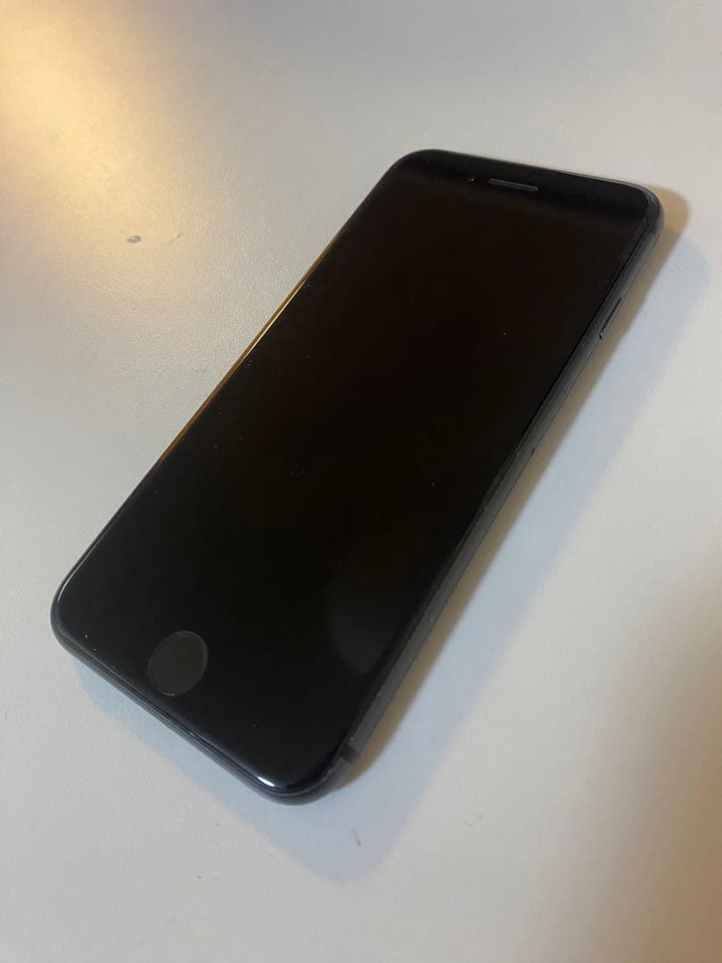 スマートフォン本体 iPhone8(64GB)