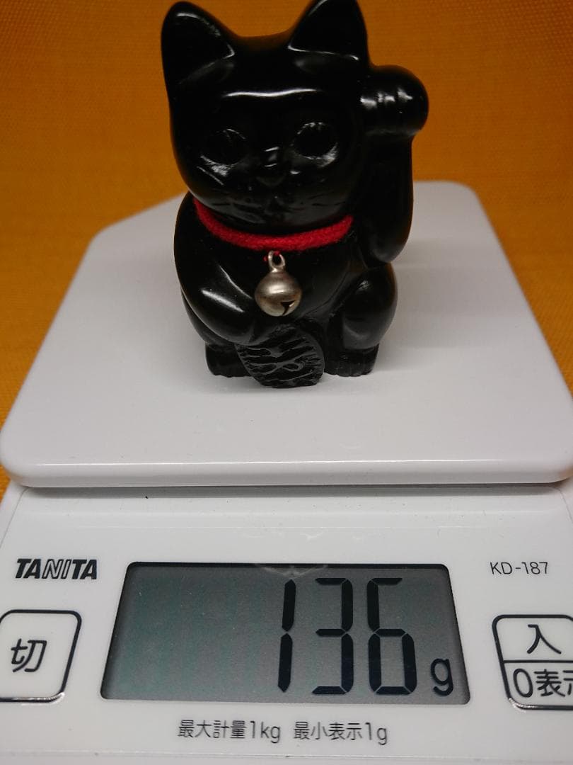 【美品】ねこ　黒猫　招き猫　石製　置物　インテリア　工芸品　美術品　A2816