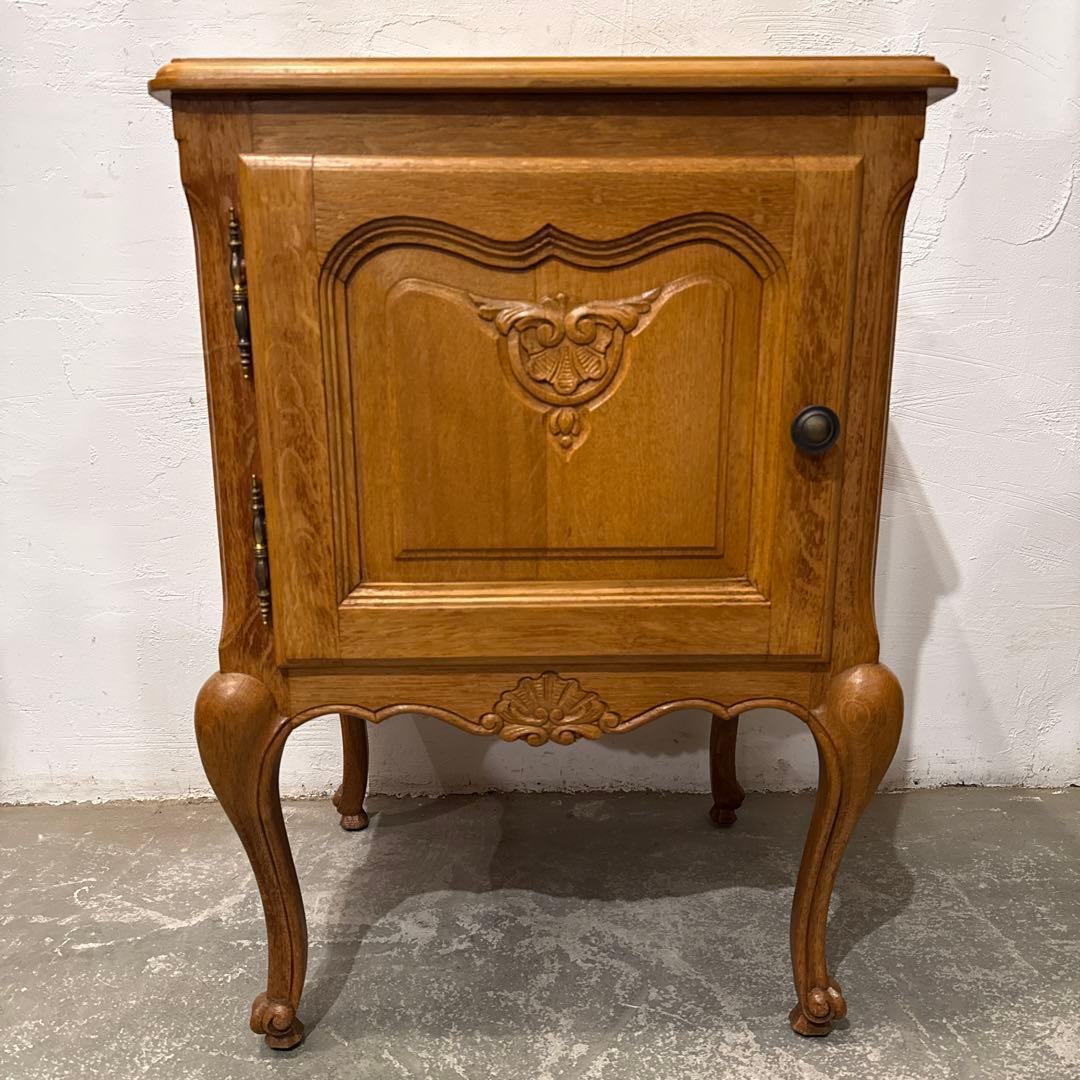 年末年始saleヴィンテージ　木製サイドテーブル　扉収納付き　左開き