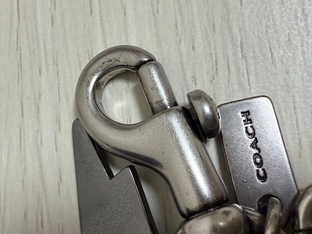 COACH 恐竜モチーフ キーホルダー