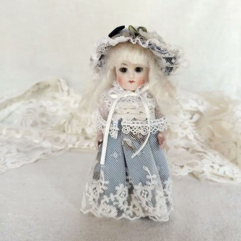 アンティーク　ミニョネット