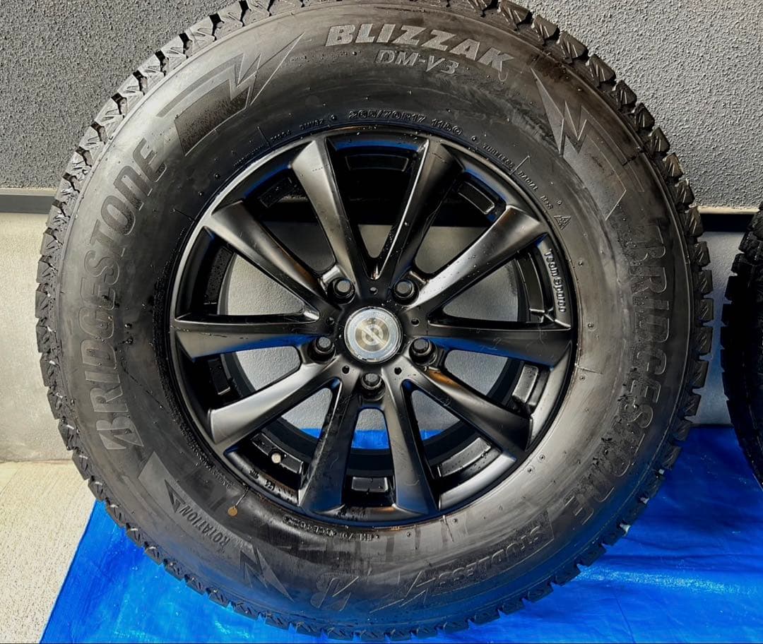 【美品】265/70R17 ブリヂストン スタッドレスタイヤ 17インチ