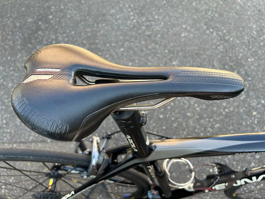 ペンナローラロードバイク 黒 700C