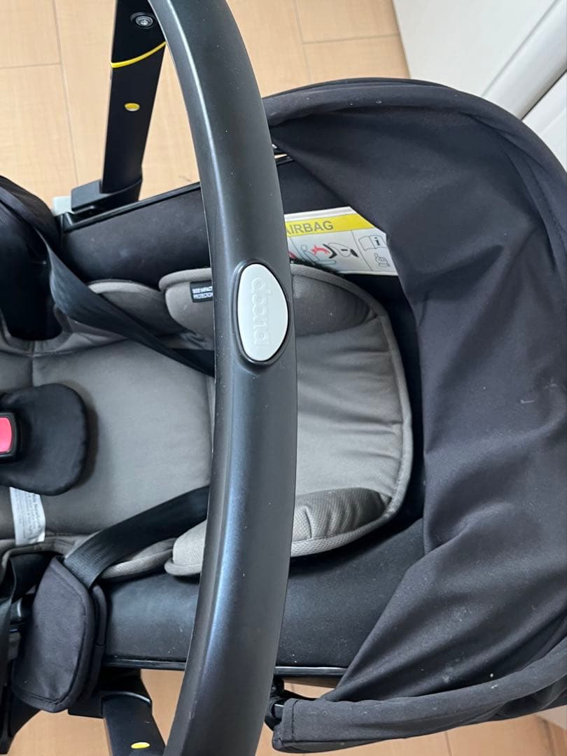 ドゥーナ　ベビーカー&チャイルドシート　doona ベビー　新生児　出産