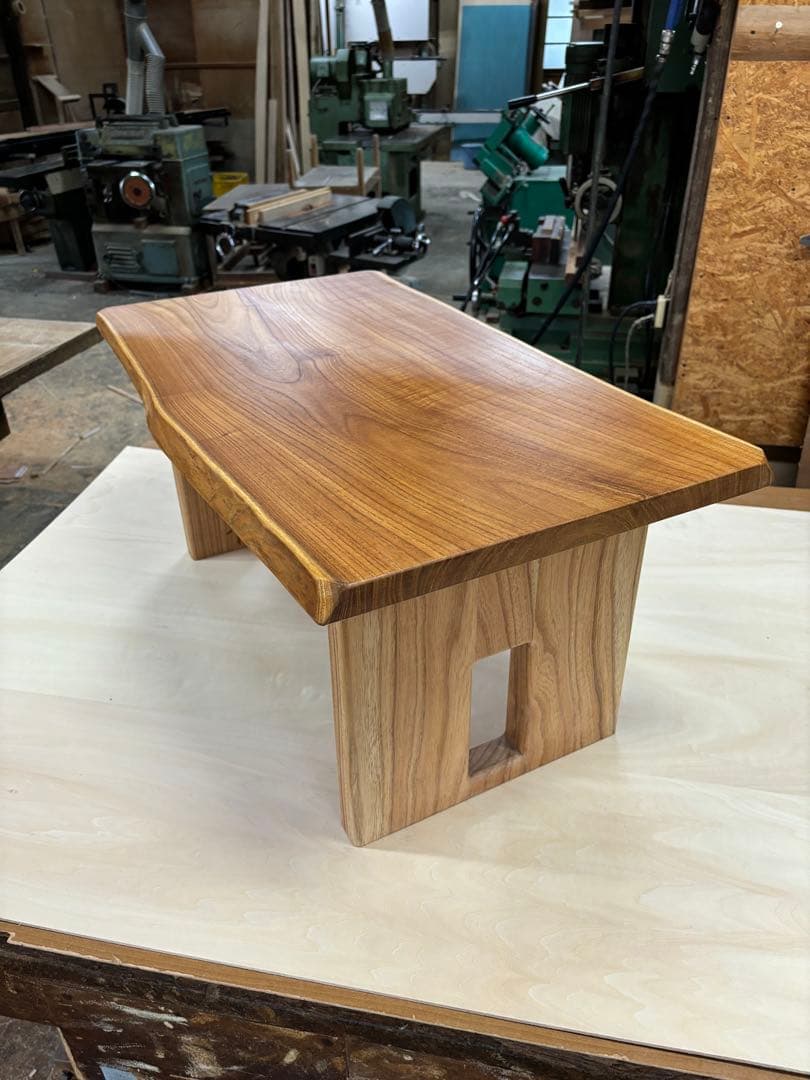 一枚板テーブル　耳付き