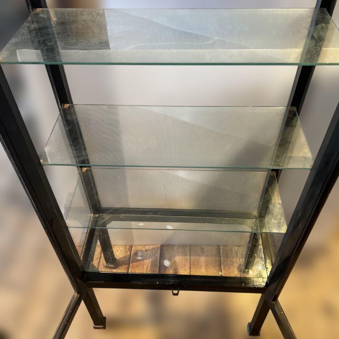 アンティーク　ガラスキャビネット　黒ケビント　医療棚　陳列ケース