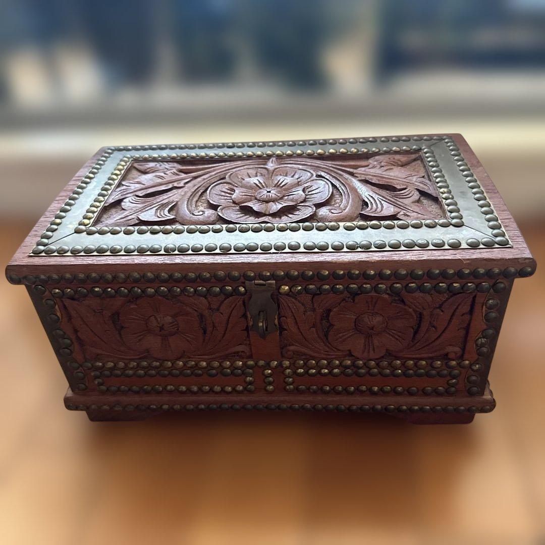 オマーン製 木彫装飾ボックス マンドゥース 宝石箱 小物入れ 伝統工芸