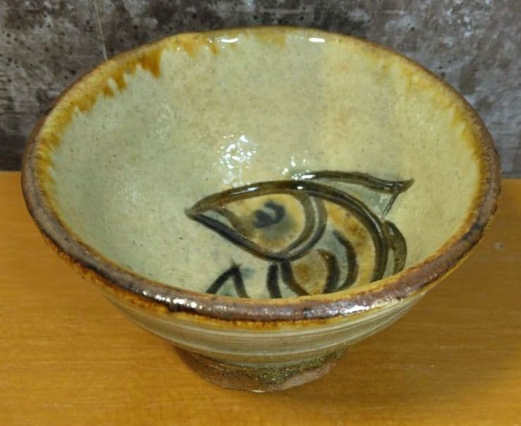 人間国宝 金城次郎 魚紋酒盃 栞 共箱(本人書付) 美品 やちむん壺屋焼 壷屋焼