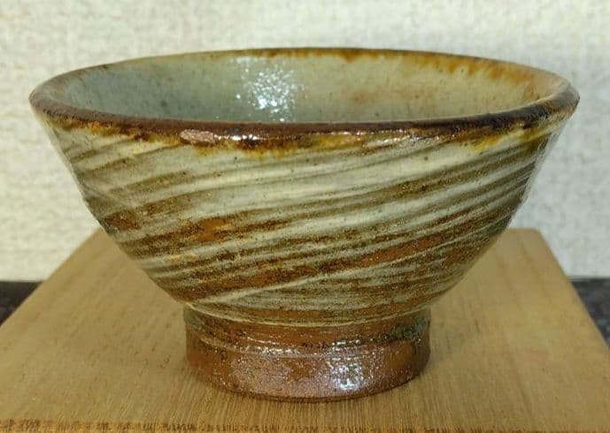 人間国宝 金城次郎 魚紋酒盃 栞 共箱(本人書付) 美品 やちむん壺屋焼 壷屋焼