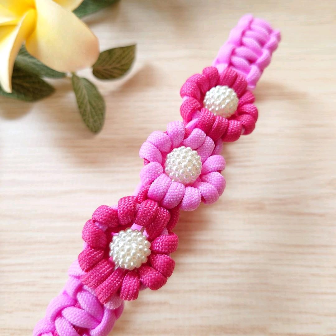 パラコードリード　カフェリード　大粒パールビーズのお花3つ　№067