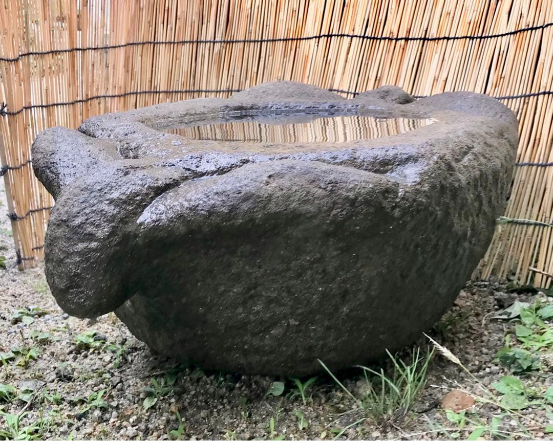 【水鉢・船型蹲・向鉢】オブジェ・庭石・置物・ガーデニング・バードバス