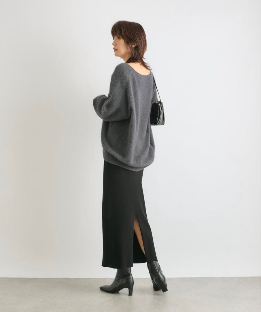 【新品・タグ付】リヴドロワ ヘアリーウール片畦Vネックニット チャコールグレー