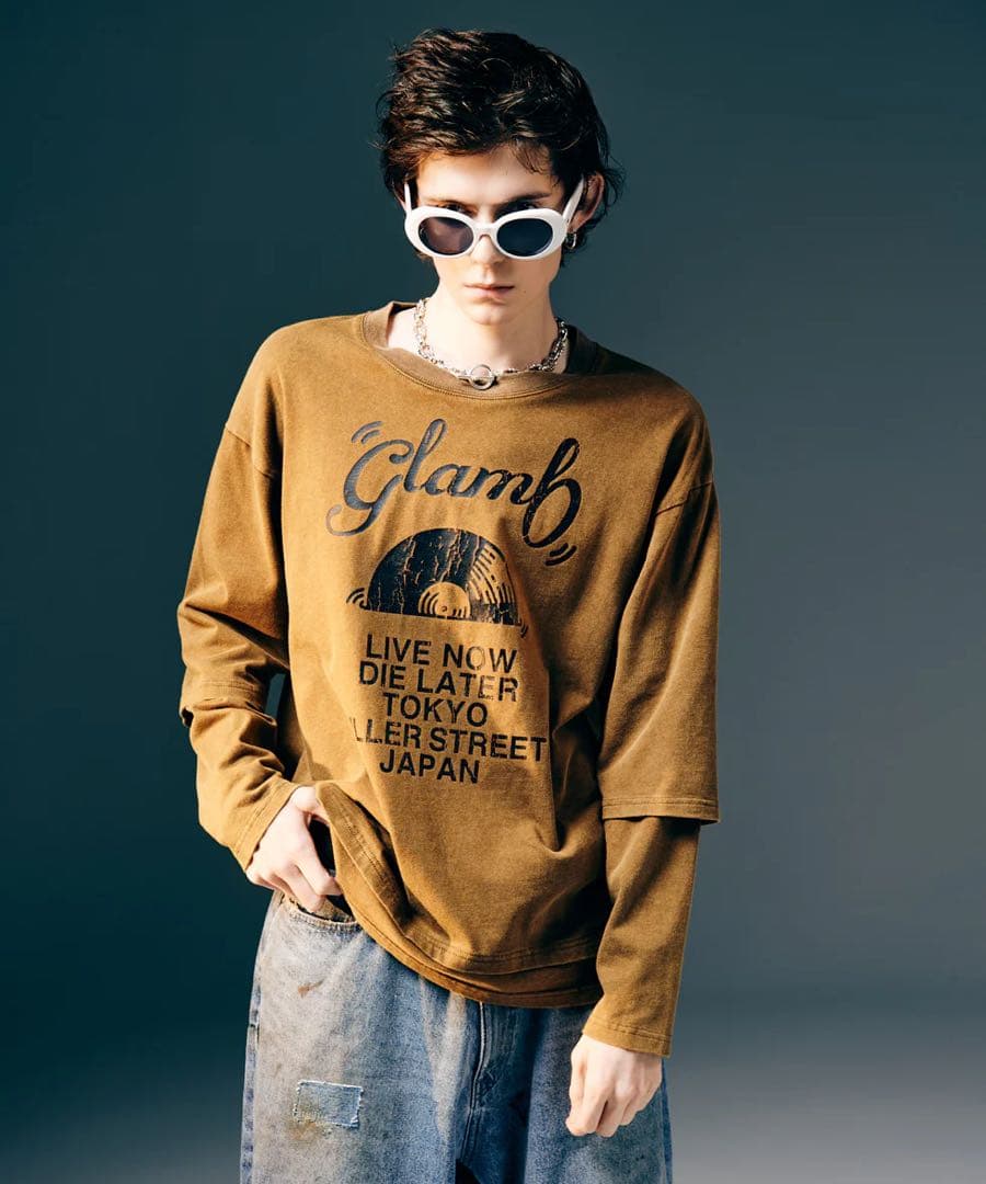 定価17600円　glamb ロンT