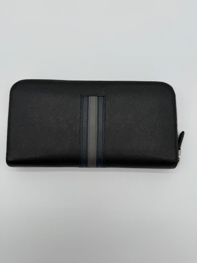 プラダ　サフィアーノ　レザー　ラウンドファスナー　長財布