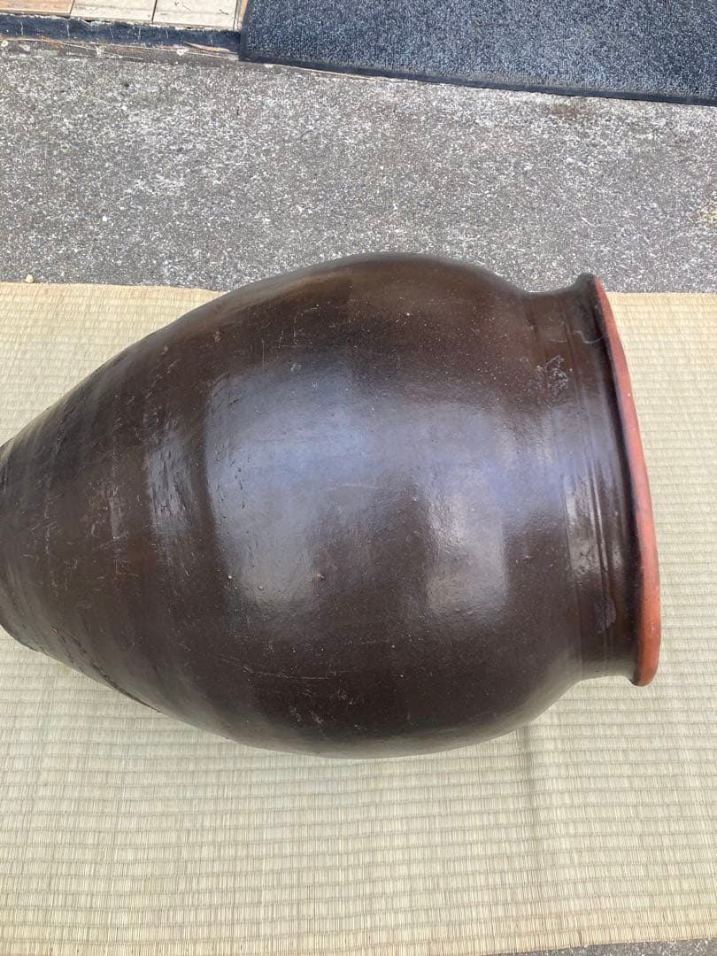 存在感抜群！時代物 陶器の大型甕 古い壺 。茶褐色。和モダン 60センチ
