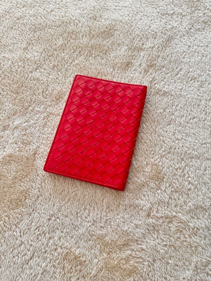 BOTTEGA VENETA レザー パスポートケース レッド