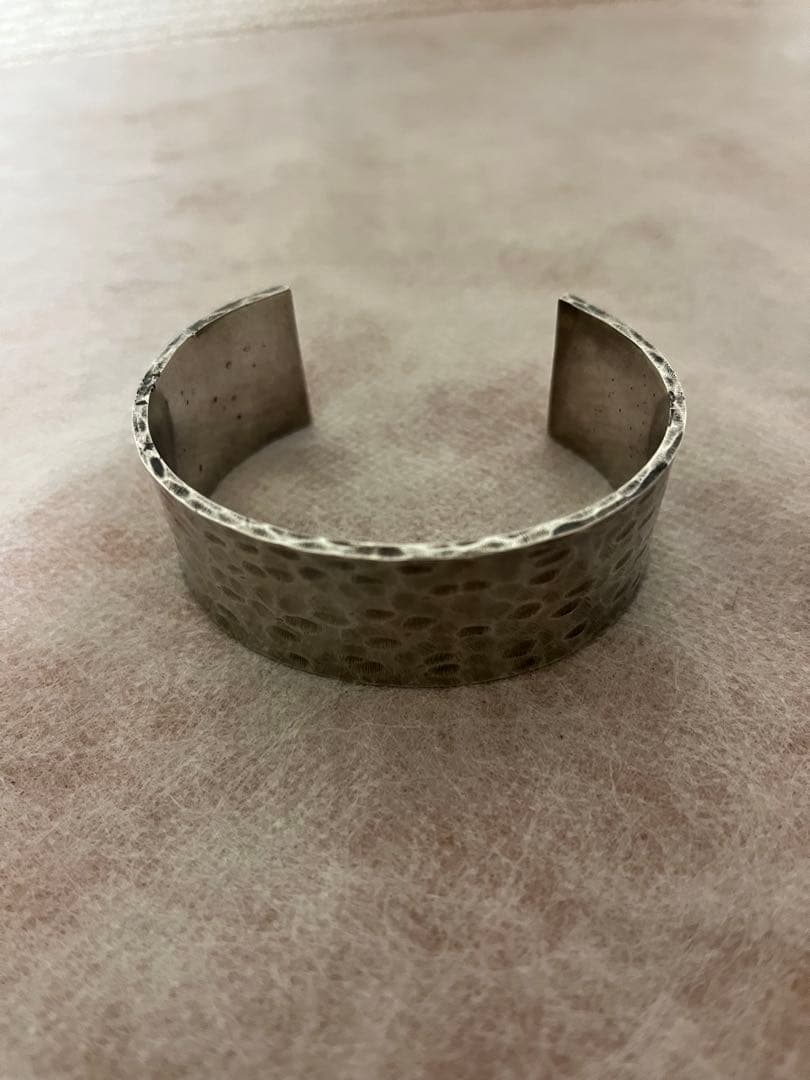 サンローラン　saint laurent シルバー ハンマードオープンバングル